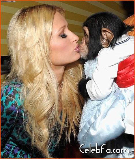Paris Hilton-monkey-celebfa-com (3)